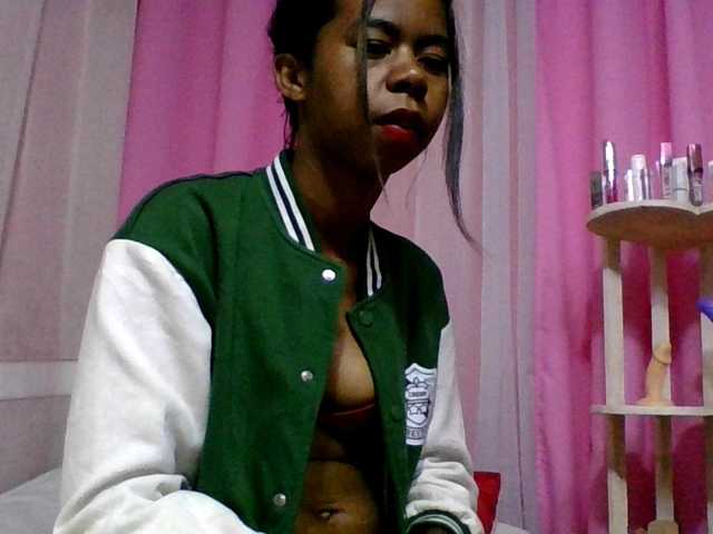 Kitaniahbb live cam on BongaCams