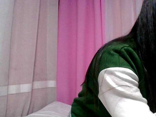 Kitaniahbb live cam on BongaCams