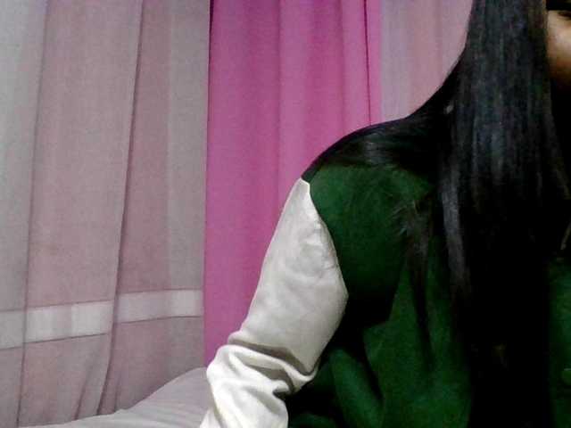 Kitaniahbb live cam on BongaCams