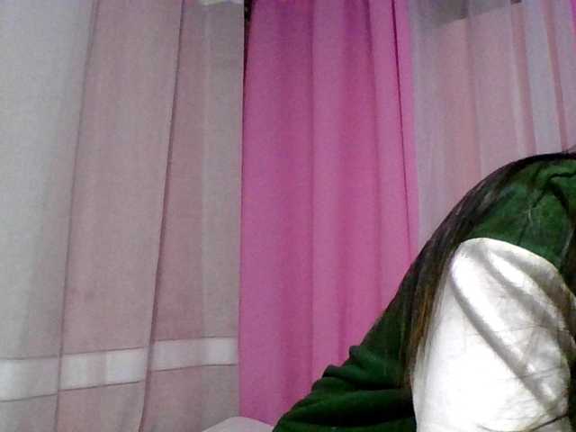 Kitaniahbb live cam on BongaCams