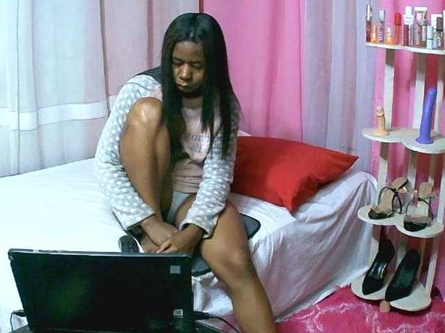 Kitaniah live cam on BongaCams