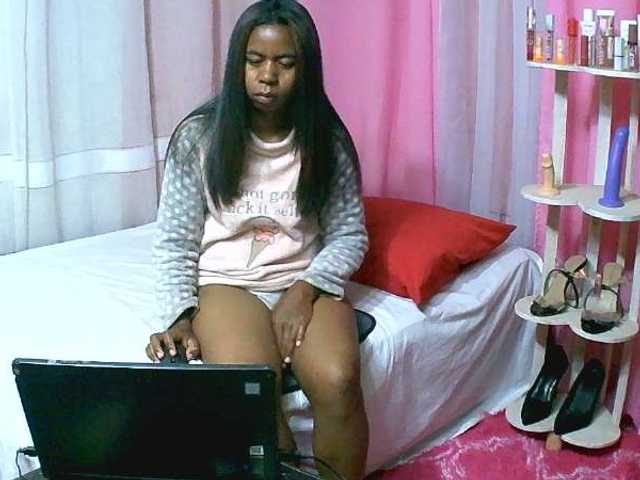 Kitaniah live cam on BongaCams