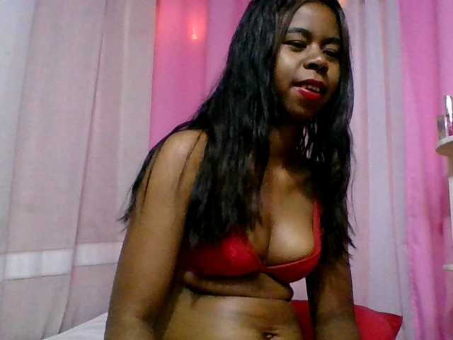 Kitaniahbb live cam on BongaCams