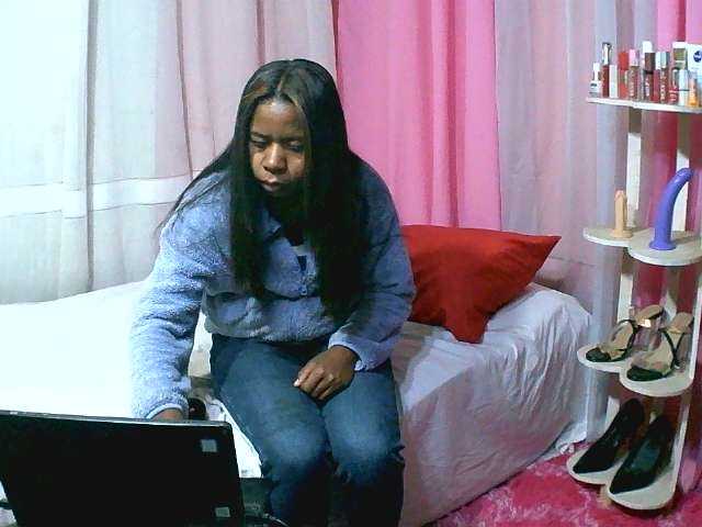 Kitaniah live cam on BongaCams