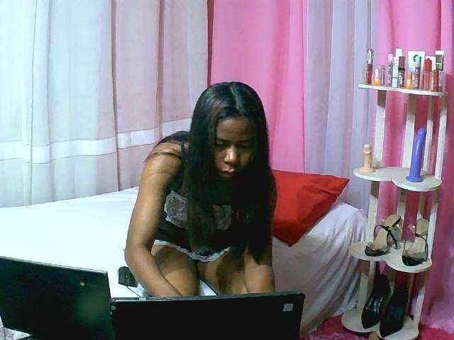 Kitaniah live cam on BongaCams