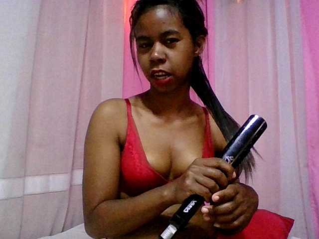 Kitaniahbb live cam on BongaCams
