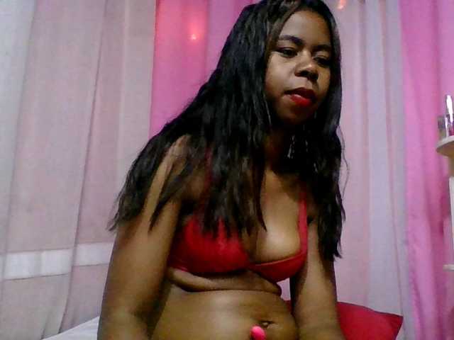 Kitaniahbb live cam on BongaCams