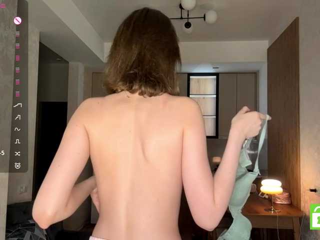 ElisabethReichling live cam on BongaCams