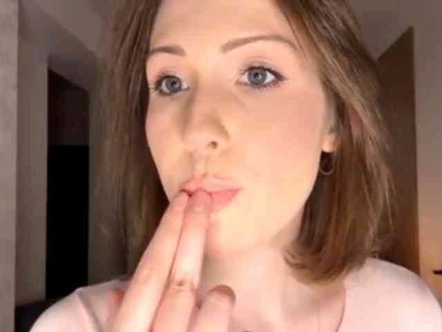 ElisabethReichli... Live Webcam on BongaCams