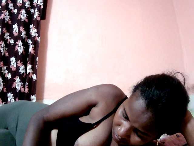 Aldah1 live cam on BongaCams
