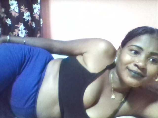 Aldah1 live cam on BongaCams