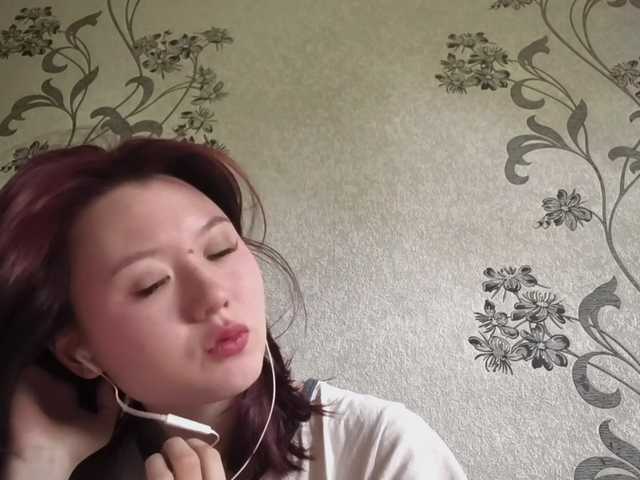 GlennisSarvis live cam on BongaCams