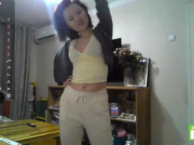 GlennisSarvis live cam on BongaCams