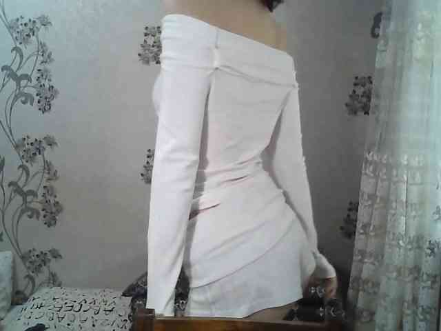 GlennisSarvis live female cam on bongacams