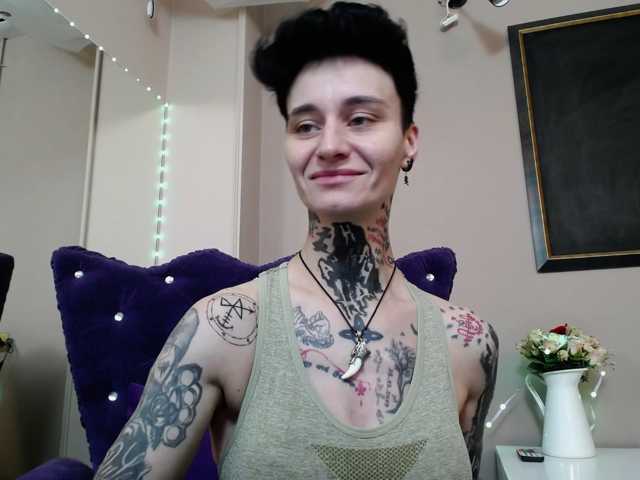 le modèle KennysXX est en webcam porno dans un show sur le site bongacams, il possède les tags suivants: White/Caucasian,Brunette,Shaved
