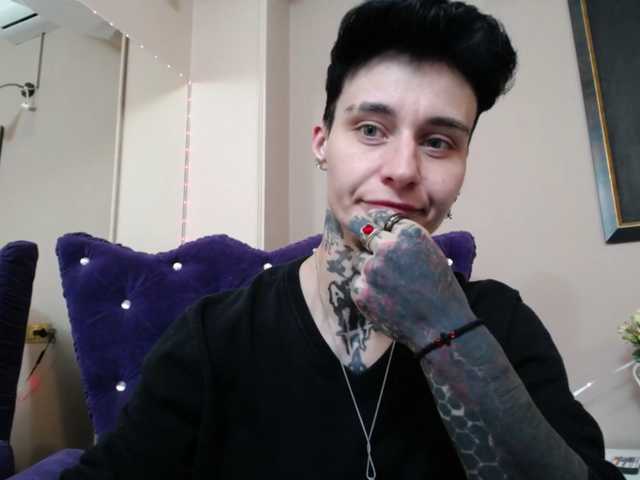 KennysXX, en directo ahora en BongaCams