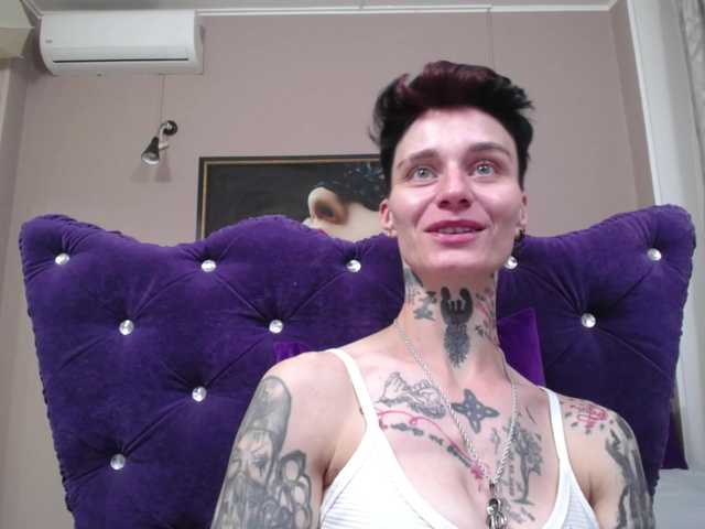 Sex chat gratuit in direct cu KennysXX pe BongaCams