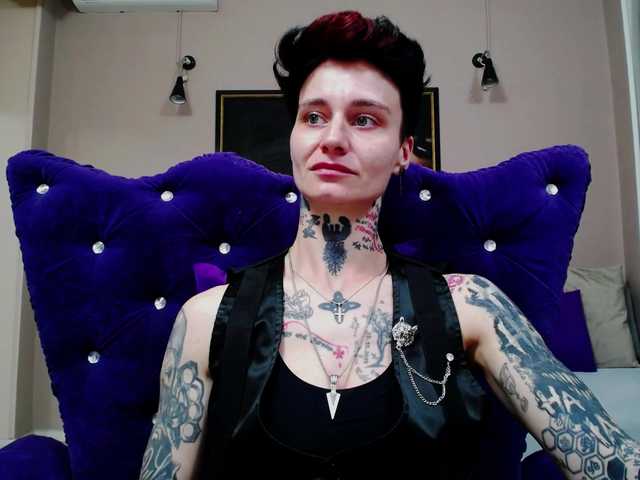 le modèle KennysXX est en webcam porno dans un show sur le site bongacams, il possède les tags suivants: White/Caucasian,Brunette,Shaved
