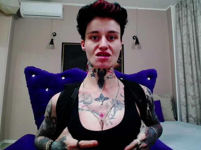 le modèle KennysXX est en webcam porno dans un show sur le site bongacams, il possède les tags suivants: White/Caucasian,Brunette,Shaved