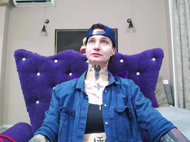 Sex chat gratuit in direct cu KennysXX pe BongaCams