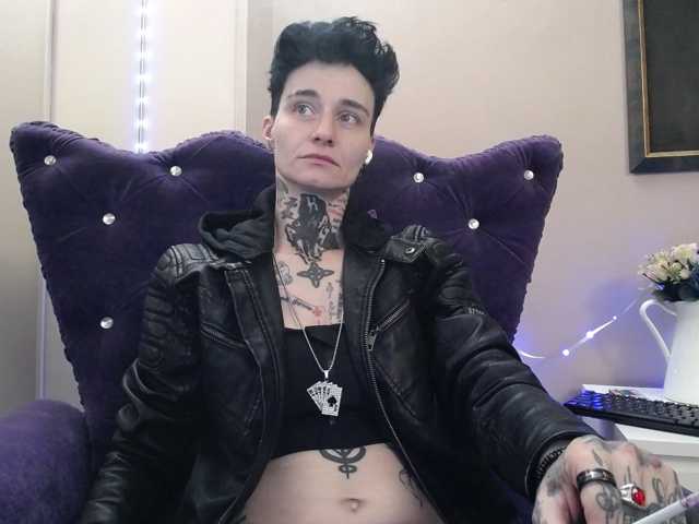 KennysXX, en vivo ahora en BongaCams