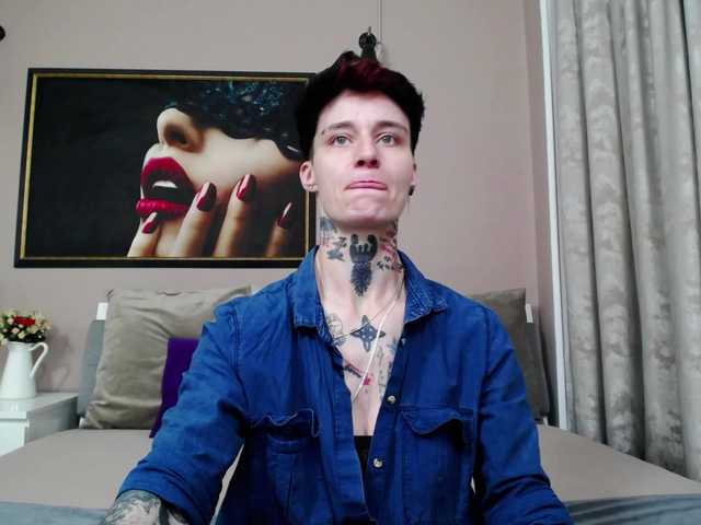 le modèle KennysXX est en webcam porno dans un show sur le site bongacams, il possède les tags suivants: White/Caucasian,Brunette,Shaved