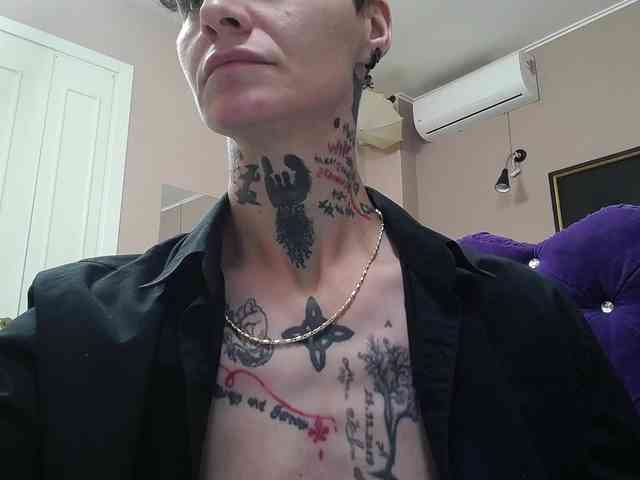 KennysXX Live Webcam on BongaCams