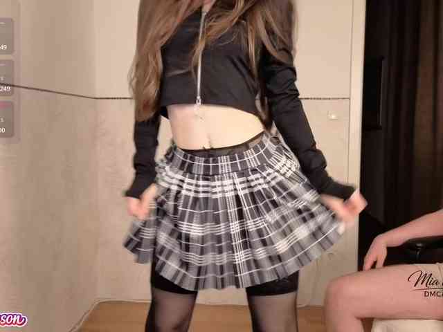 desire_mia_mason's live room