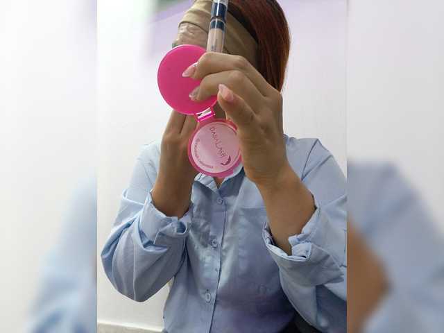 CloeBonet live cam on BongaCams
