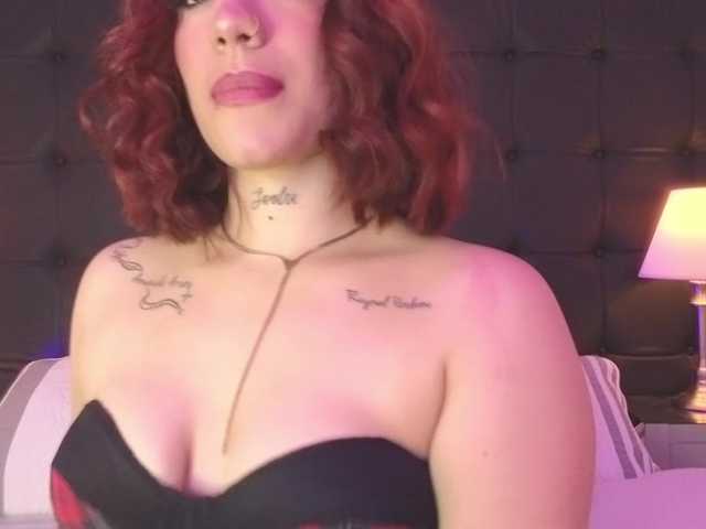 CloeBonet live cam on BongaCams