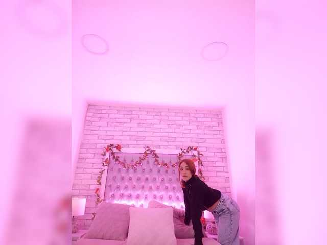 CloeBonet live cam on BongaCams