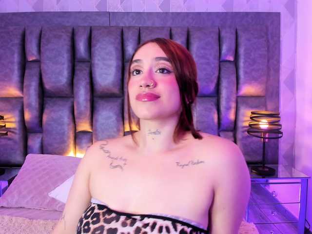 CloeBonet live cam on BongaCams