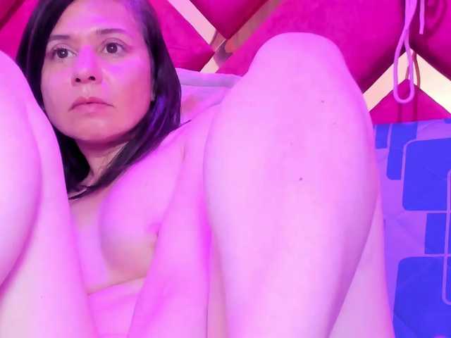 KylieBloom live cam