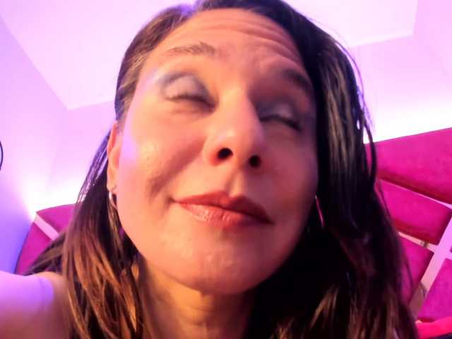 KylieBloom live cam on BongaCams