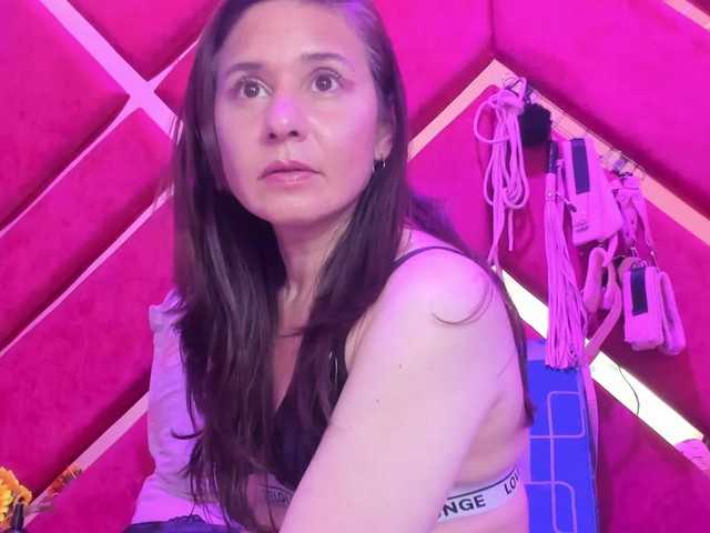 KylieBloom live cam