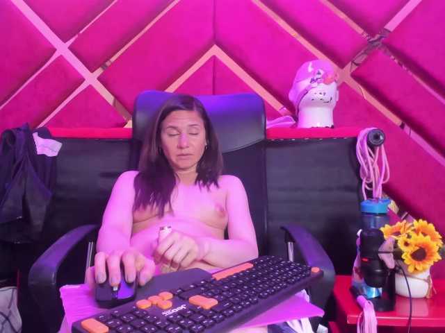 KylieBloom live cam on BongaCams
