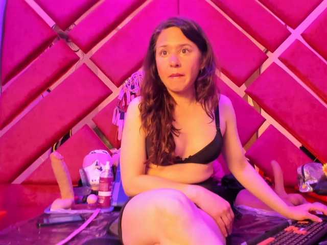 KylieBloom live cam on BongaCams