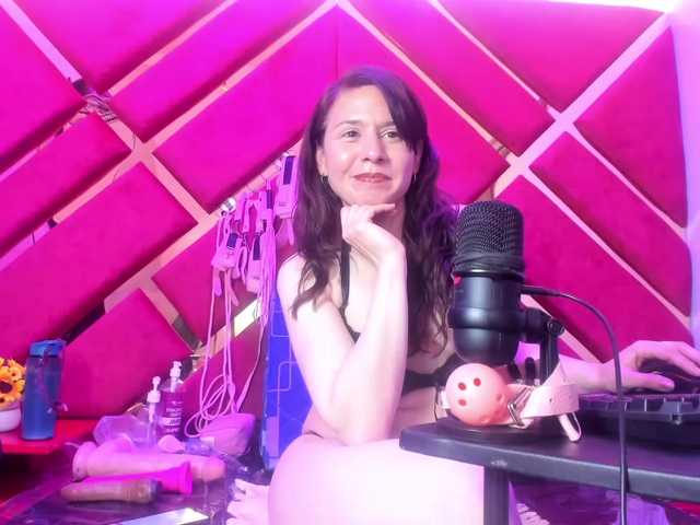 KylieBloom live cam on BongaCams