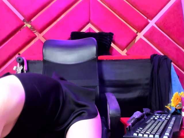 KylieBloom live cam