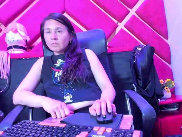 KylieBloom webcam