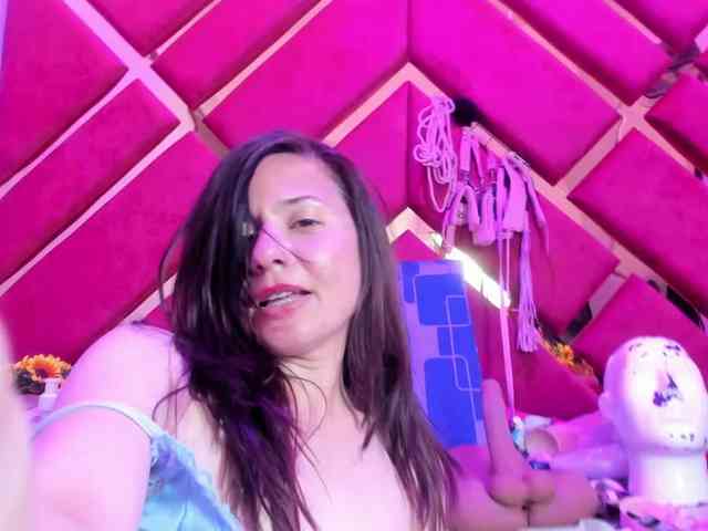 KylieBloom webcam