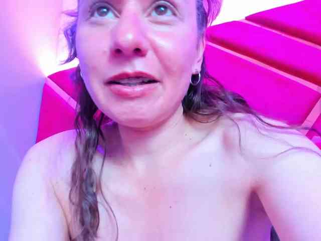 KylieBloom webcam