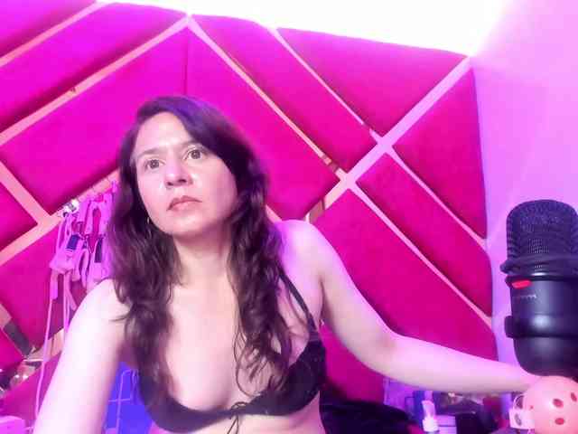 KylieBloom webcam