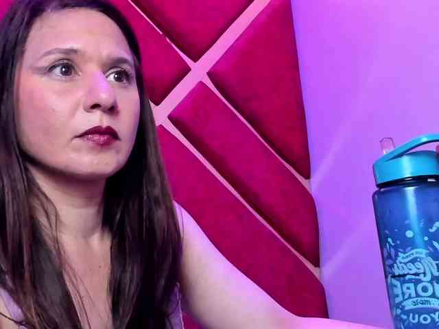 KylieBloom webcam
