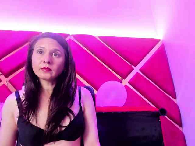 KylieBloom webcam