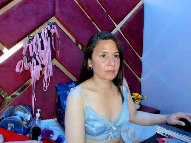 KylieBloom webcam