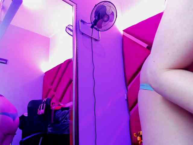 KylieBloom webcam