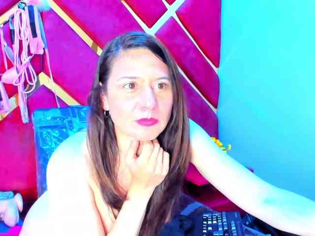 KylieBloom webcam