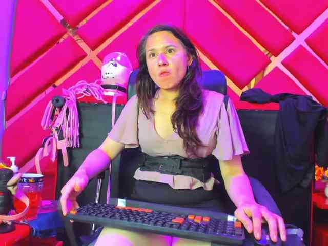 KylieBloom webcam
