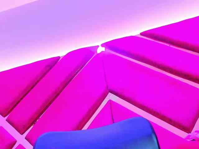 KylieBloom webcam